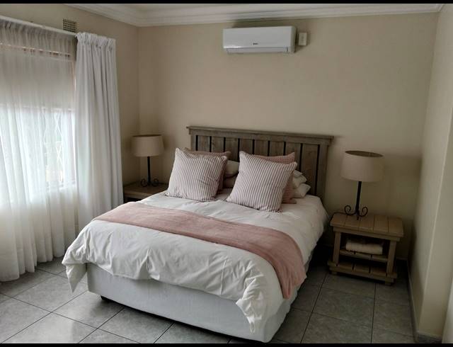 6 BEDROOM HOUSE FOR SALE IN UVONGO